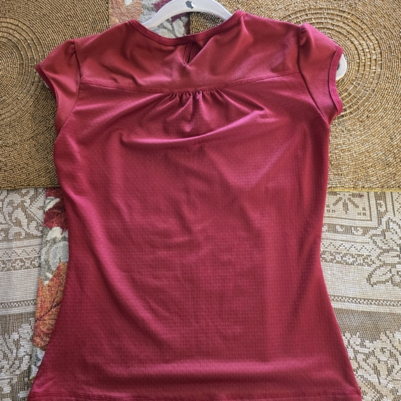 Women's North Face Red Blouse Size XS - Picture 3 of 3